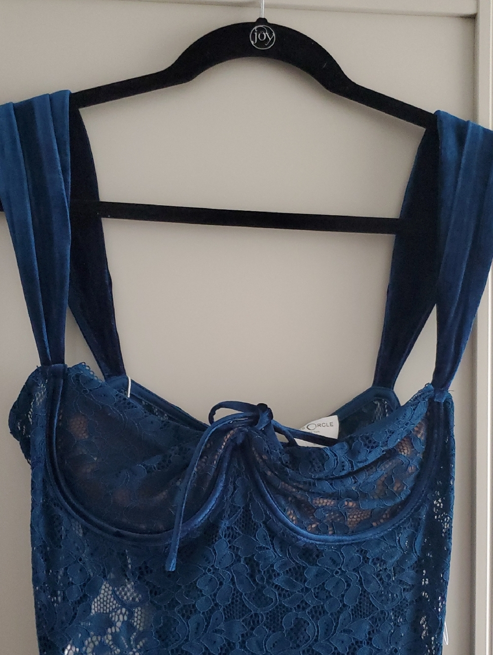 Miss Circle.veronica Lace Maxi Dress - Picture 5 of 7